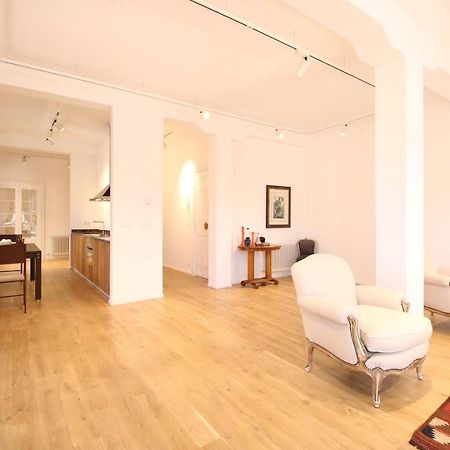 Exclusive And Luminous Apartment In The Coolest Area Of Bilbao Bagian luar foto